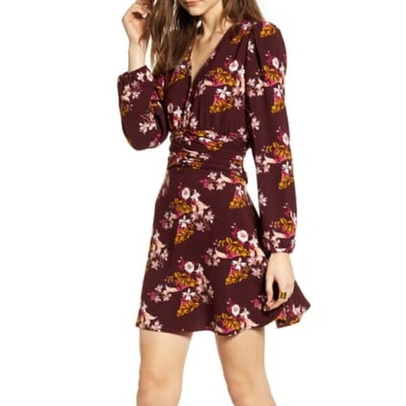 NEW Chelsea28 Size M V-neck Floral Mini Dress Fit and flare - Picture 1 of 12